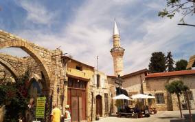 Welcome to Limassol: Private Tour with a Local