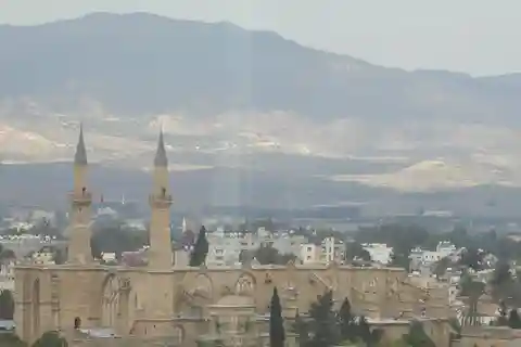 Welcome to Nicosia: Private Tour with a Local