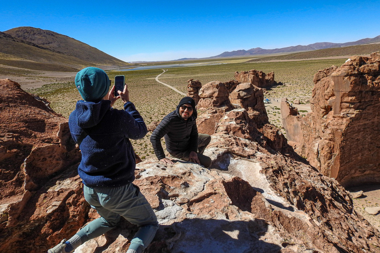 La Paz: 4-Day Uyuni Salt Flats to San Pedro de Atacama ENGLISH-SPEAKING GUIDE