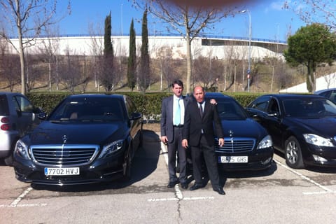 Madrid: Private Panoramic Tour with Luxury Car