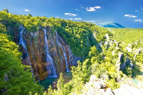 Zagreb to Split Private Transfer with Stop at Plitvice Lakes