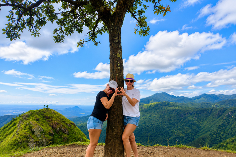 Ella: Hidden Trails Tuk-Tuk Tour with Waterfalls