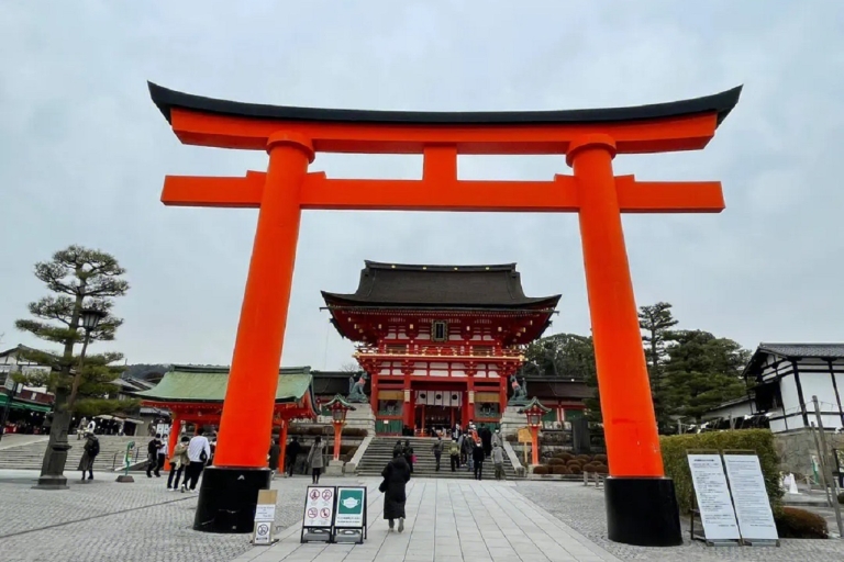 Kyoto 1-Daagse tour:Kiyomizu-dera, Kinkakuji en Fushimi InariOphalen van Osaka Nipponbashi om 8.30 uur