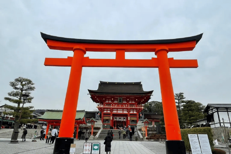 Kyoto 1-Tages-Tour: Kiyomizu-dera, Kinkakuji und Fushimi InariAbholung vom Bahnhof Kyoto um 9:50 Uhr