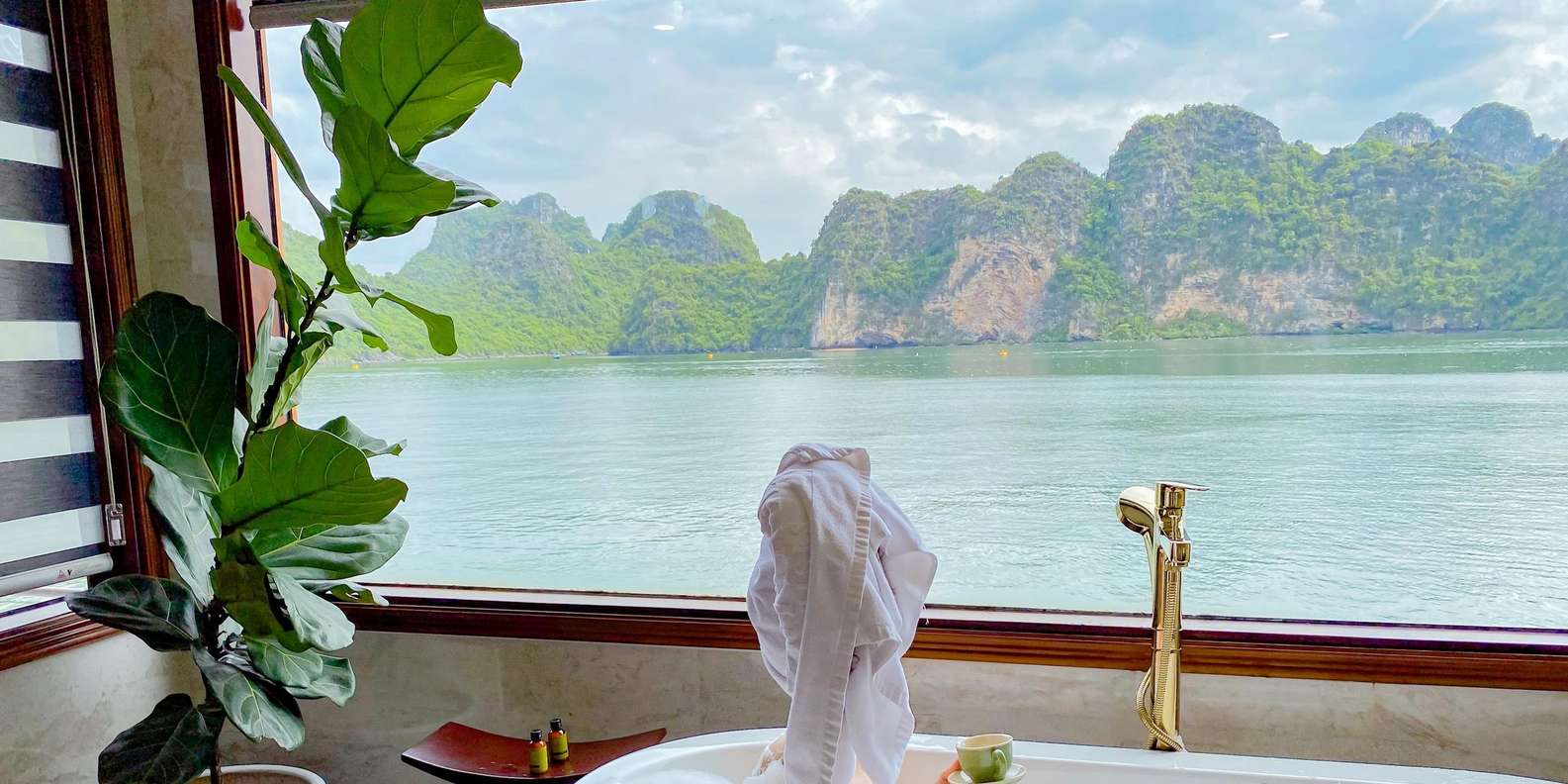 Halong Bay cruise — photo 56