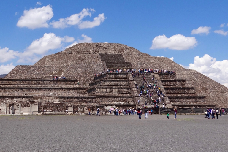 México: Teotihuacán - Xochimilco - Taxco (3 Day Tour) 1st day Xochimilco - 2nd day Teotihuacán - 3rd day Taxco