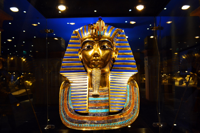 Hurghada: Giza Pyramids, Sphinx, Museum & Old Souq Day Trip Shared Tour with Lunch & Entrance Tickets