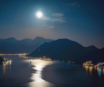 Kotor: Exclusive 2-Hour Night Boat Tour of Boka Bay