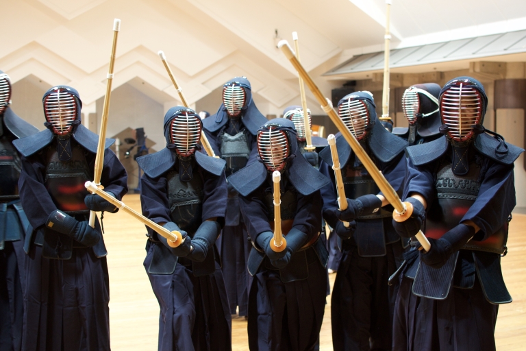 Nagoya: Samurai Kendo PraxiserfahrungÜbe Kendo, ein echtes Samurai-Erlebnis in Nagoya