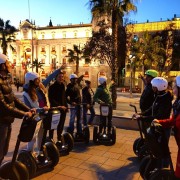 Barcelona: Excursión nocturna en Segway en grupo de 2 horas