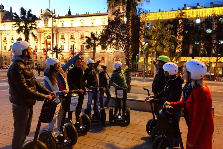 Barcelone: visite de groupe en Segway de 2 heures de nuit