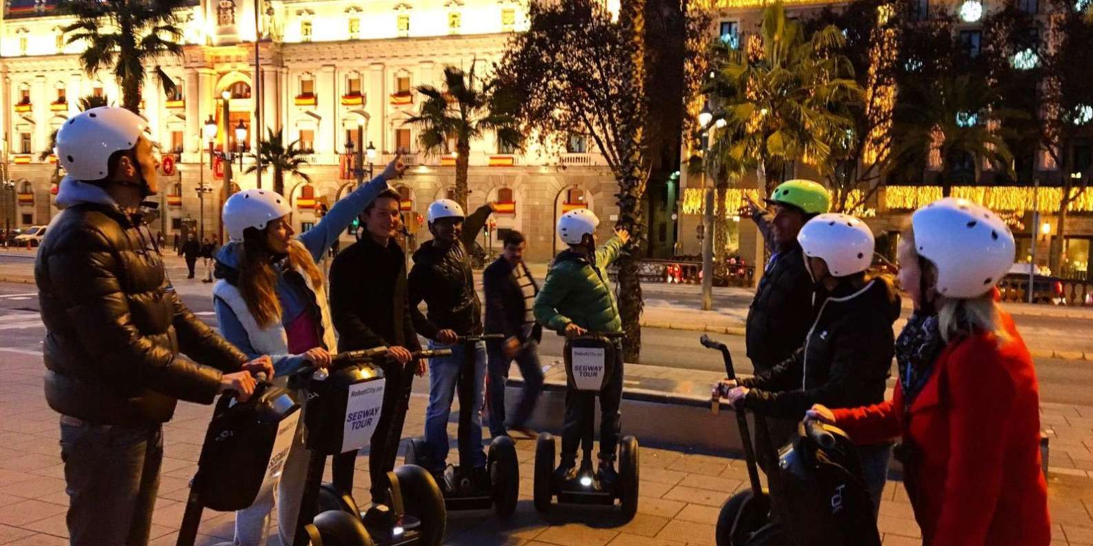  Barcelona: 2-Hour Segway Group Tour by Night 