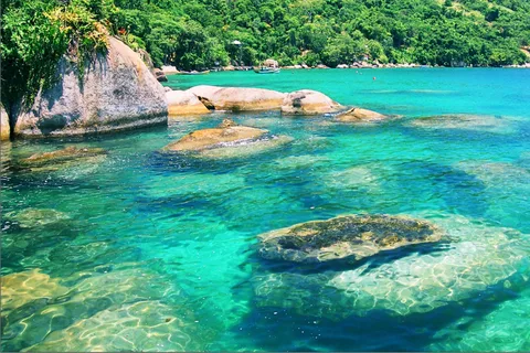 Paraty: Passeio de barco em escuna com praias e mergulho com snorkel