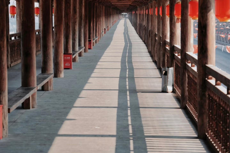 桂林至三江：东村、当地午餐和茶山其他语言的导游