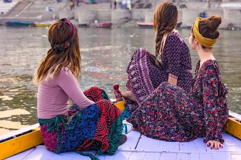 Varanasi: Tour in barca di tutti i Ghats con Ganga Aarti