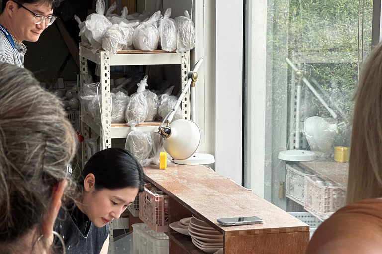 Seoul: Korean Moon Jar Pottery Workshop with Tea & Music