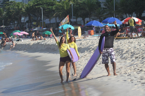 Cours de surf : à Arpoador à Ipanema.