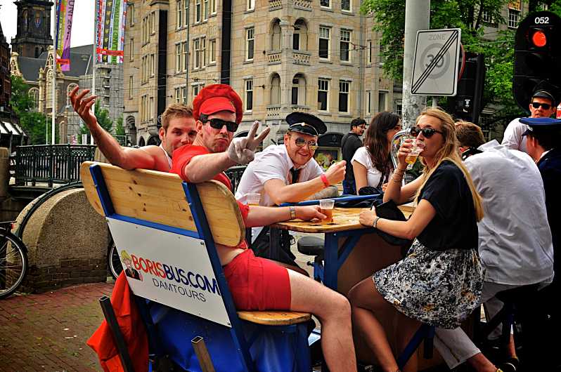 Amsterdam: begeleide bier- of prosecco-fietstocht