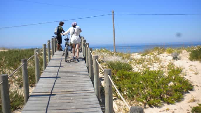 passeio de bicicleta de faro pela bela ria formosa
