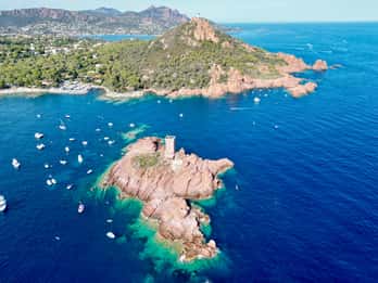 Depuis Cogolin/Cavalaire : Journée en catamaran au Cap Taillat