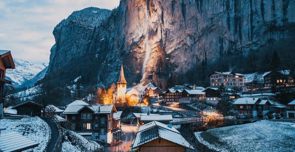 Private day trip: Interlaken to Lauterbrunnen & waterfalls