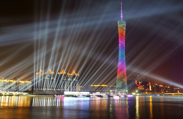 Visit Guangzhou: Pearl River Night Cruise with Buffet Dinner in Guangzhou