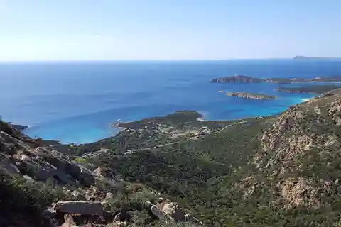 Depuis Chia : Visite privée en jeep des plages cachées de Sardaigne