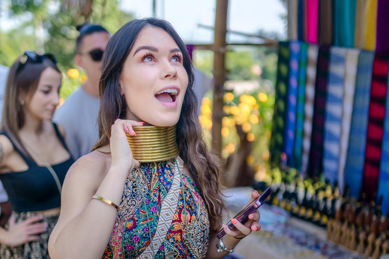 Excursión a los templos rojo, azul y blanco y a las aguas termales desde Chaing MaiTemplos rojos, azules y blancos y viaje a aguas termales desde Chaing Mai