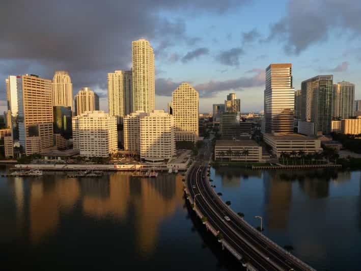 Miami: Private Customized Walking Tour with a Local Host