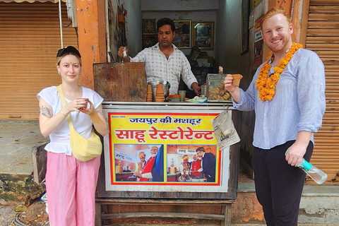 Tour di mezza giornata della città di Jaipur in E-Rickshaw con autista femminileTour in E-Rickshaw di Jaipur con guida