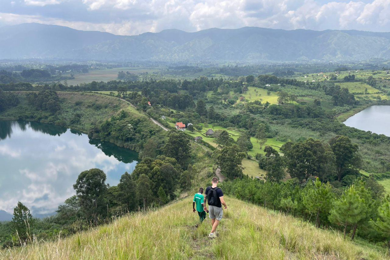 Uganda: 2-Day Chimpanzee Trekking, Hot Springs & Craters