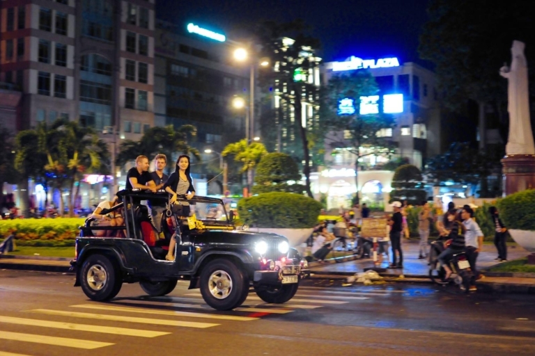 Saigon: Private Food-Tour & Stadtrundfahrt mit JeepSaigon: Private Food-Tour-Stadtrundfahrt mit Jeep