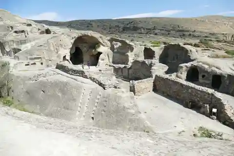 From Kutaisi: Gori and Uplistsikhe Cave town Guided Tour