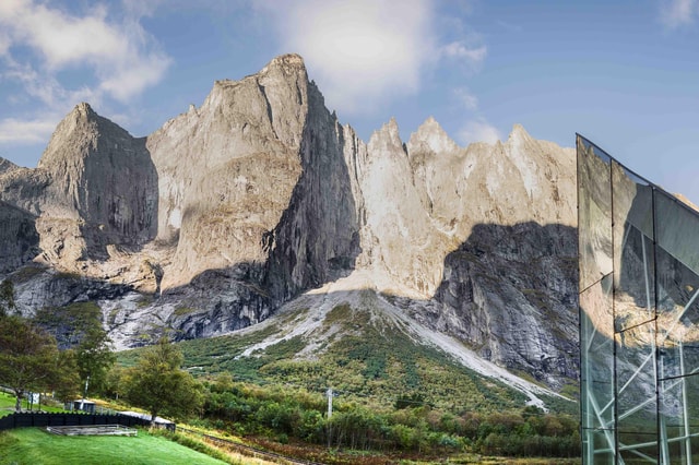 Åndalsnes: Guided Bus Tour to Troll Wall