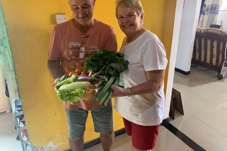 Colombo: Market Tour and Cooking Class with Meal