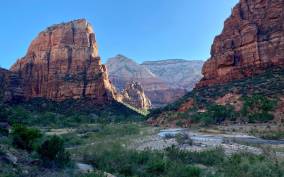 Utah: Zion National Park Half-day Hike with Picnic