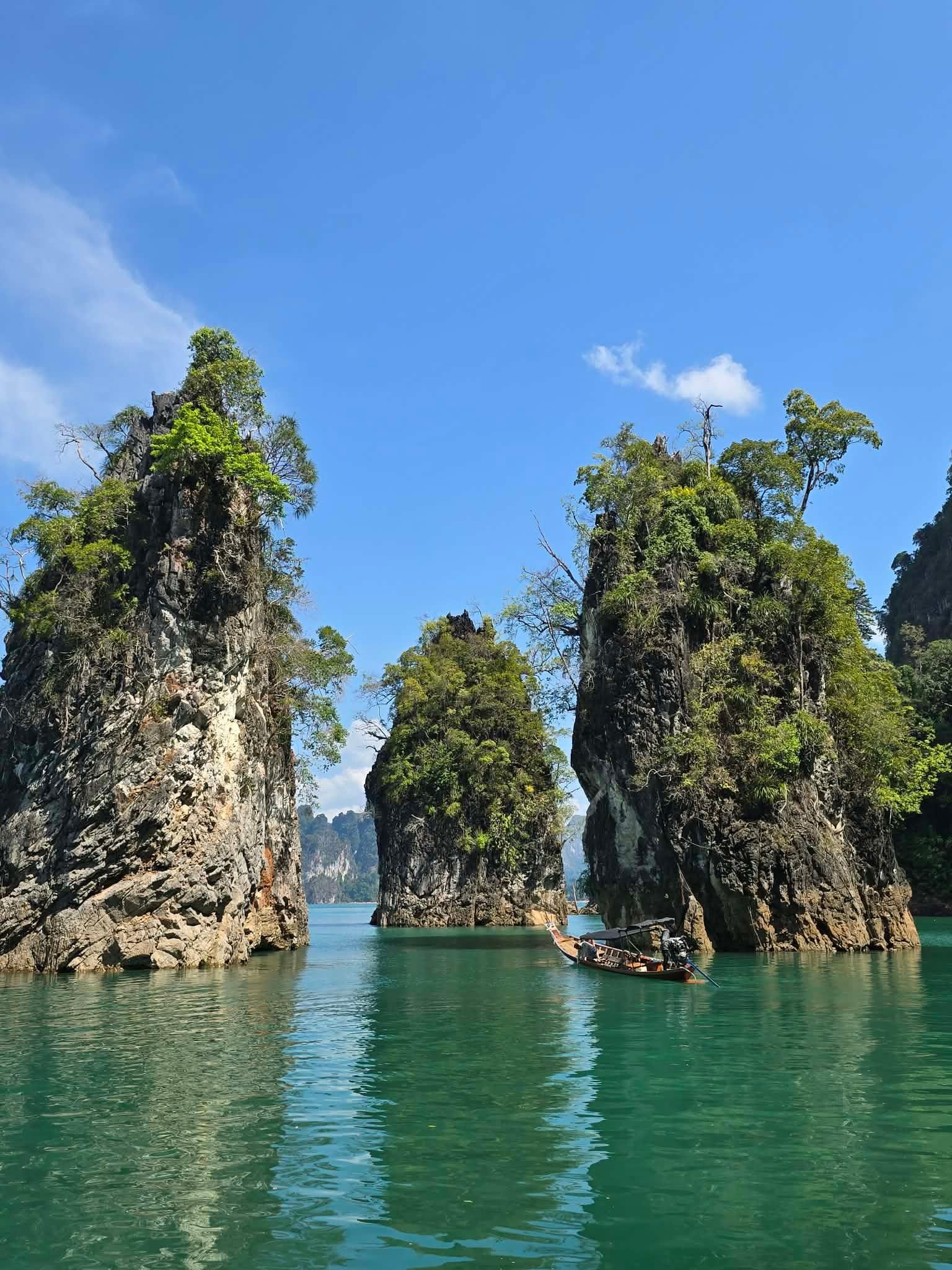 Khao Lak: Bootstour zum Ratchaprapha-Staudamm mit Mittagessen