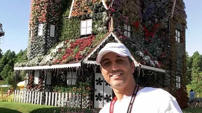 lei en guide for en dag ute i dubai