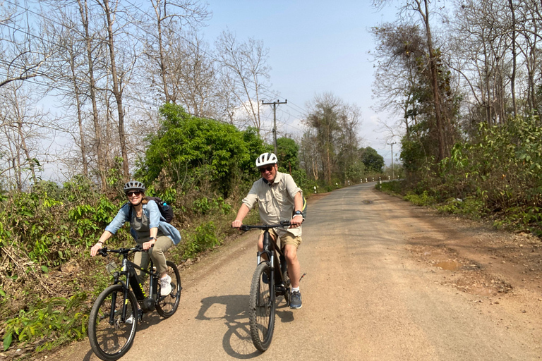 Luang Prabang: Guided Rice Field Bike Tour with Ferry Ride