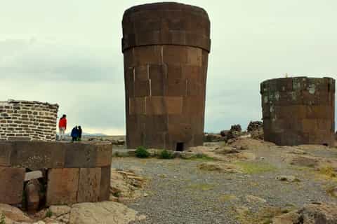 demijournée sillustani inca cimetière visite