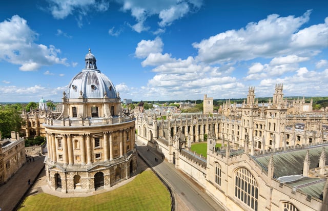 London: Oxford and Cambridge University Town Tour with Guide