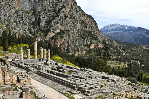 Ab Athen: Tagestour nach DelphiTour auf Italienisch