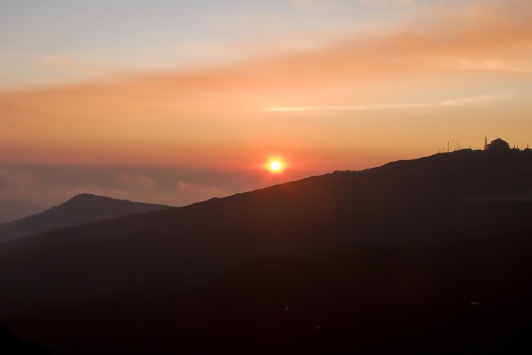 Z Katanii: Etna o zachodzie słońcaWycieczka na Etnę o zachodzie słońca po włosku