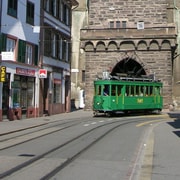 Tour on the vintage tram