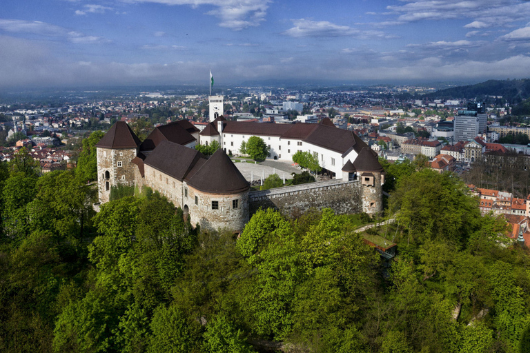 Von Koper: Tagesausflug zum Bleder See & Ljubljana