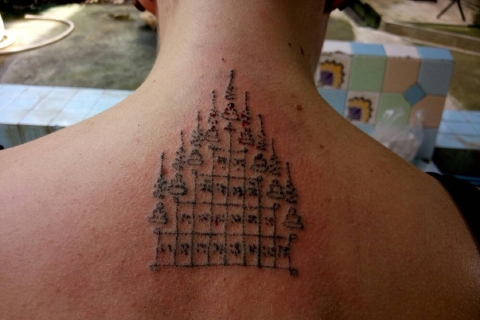 Vanuit Bangkok: heilige tatoeage bij Wat Bang Phra