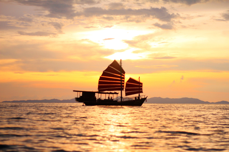 Krabi: crucero de 6 h al atardecer con esnórquel y comida