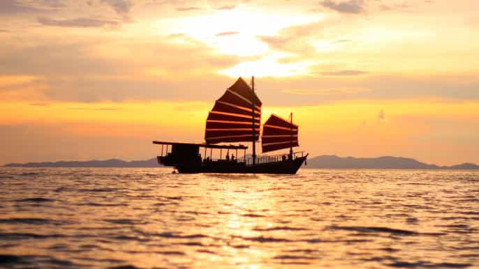 krabi crociera di 6 ore al tramonto con snorkeling e pasto