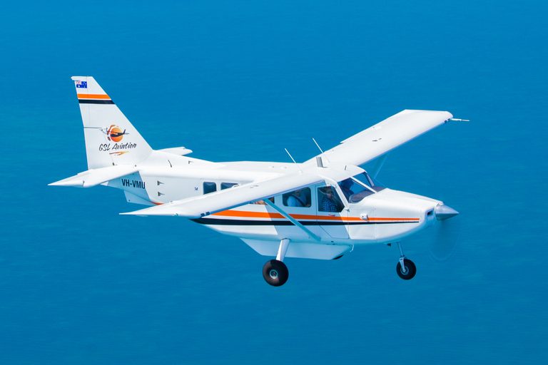 Da Cairns: volo panoramico di 40 minuti sul finestrino della barriera corallinaDa Cairns: volo in aereo panoramico di 40 minuti sul finestrino della barriera corallina