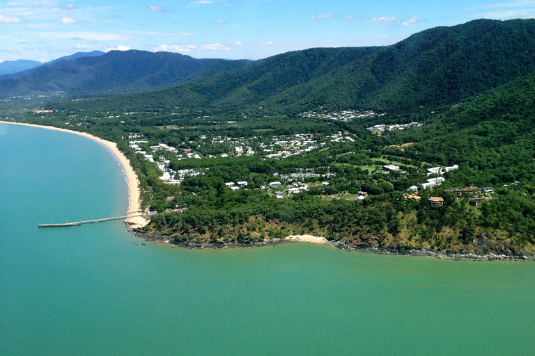 Da Cairns: volo panoramico di 40 minuti sul finestrino della barriera corallinaDa Cairns: volo in aereo panoramico di 40 minuti sul finestrino della barriera corallina